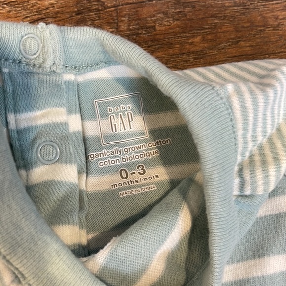 Baby Gap organic cotton one piece and pants set - Picture 7 of 8
